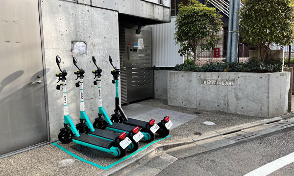 車両を横置きで設置した例